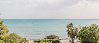Apartment 'Lumia Sole' with Sea View, Wi-Fi and Air Conditioning