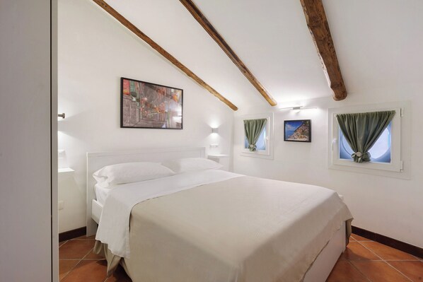 1 多间卧室、免费 WiFi、床单