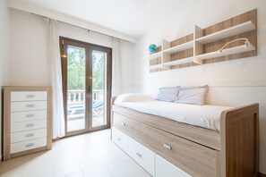 5 bedrooms, free WiFi, bed sheets