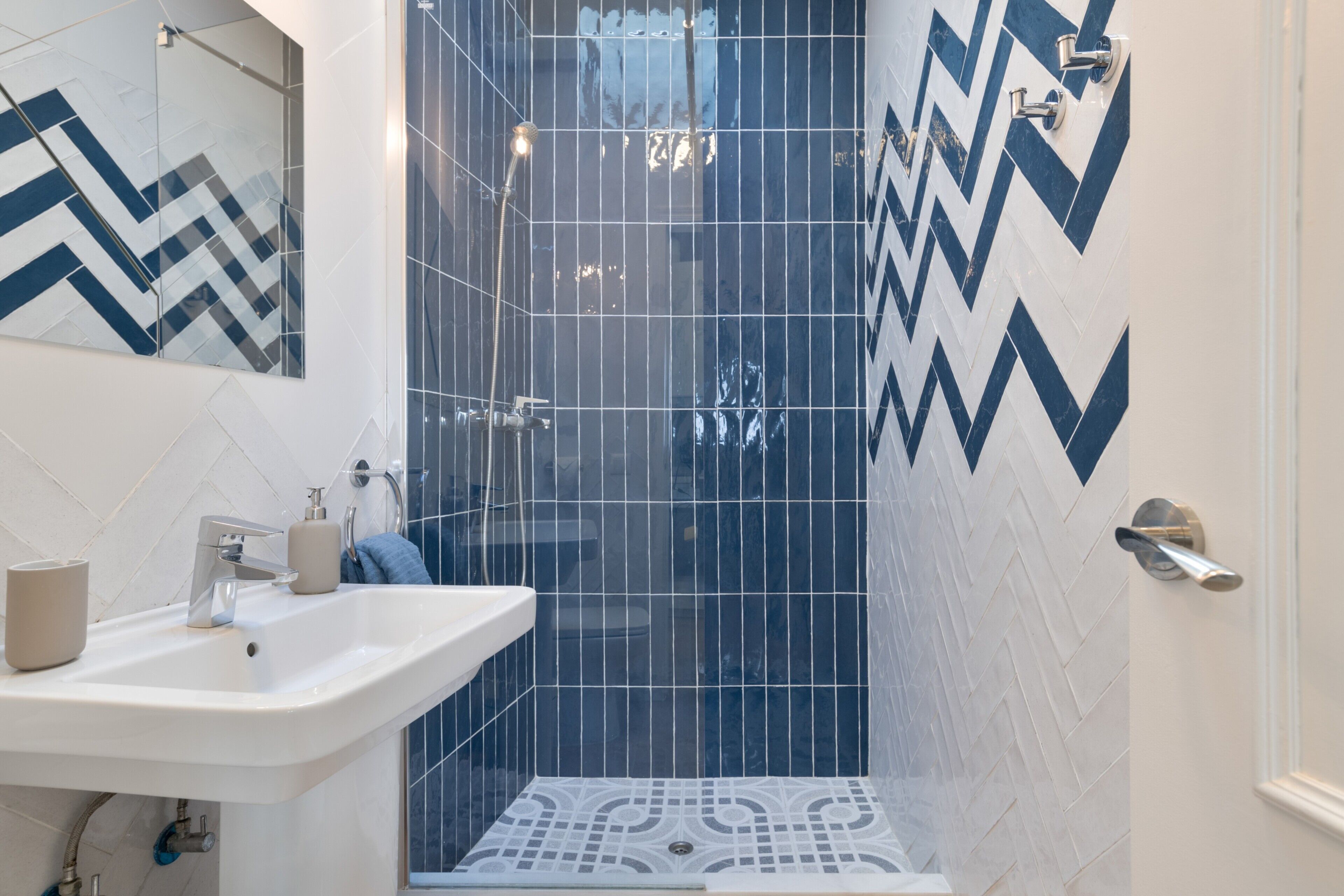 Ducha, secador de pelo, toallas