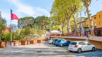 Enceinte de lâhĂ©bergement