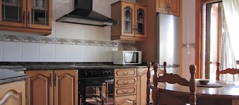 Country House 'La Parada' with Mountain View, Private Terrace and Wi-Fi