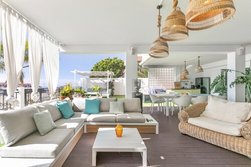 Valencia Vacation Home with Sea Views, Private Pool & Wi-Fi
