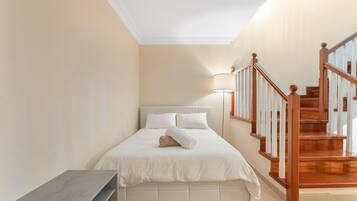 2 dormitoris, planxa i posts de planxar, wifi gratuïta i roba de llit