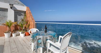 Maison de vacances « Seaside House avec piscine chauffée », vue mer, Wi-Fi et climatisation