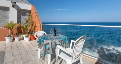 Maison de vacances « Seaside House avec piscine chauffée », vue mer, Wi-Fi et climatisation