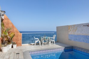 Pool - Vacation Home 'Seaside House with Heated Pool' with Sea View, Wi-Fi and Air Conditioning (Punta Prieta)