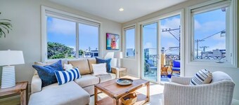 Beach Townhome with Ocean Views, Sleeps 6, Garage Parking Space