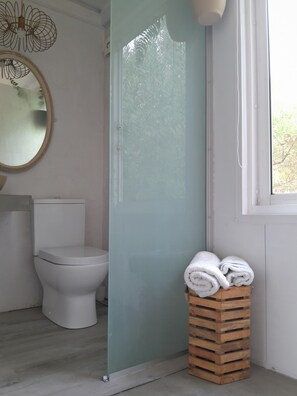 Boblebadekar, håndklæder, Toiletpapir