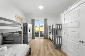 4 bedrooms, iron/ironing board, free WiFi, bed sheets - Heated Pool-Jacuzzi-West End PCB (Panama City Beach)