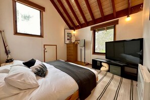 3 chambres, bureau, accès au Wi-Fi (inclus), literie fournie