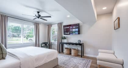 Modern 4BR Home Near Art, Nature & Dining
