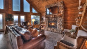 Smart TV, fireplace - Sunrise Peak - Mountain View | Pet Friendly | Hot Tub (Blue Ridge)