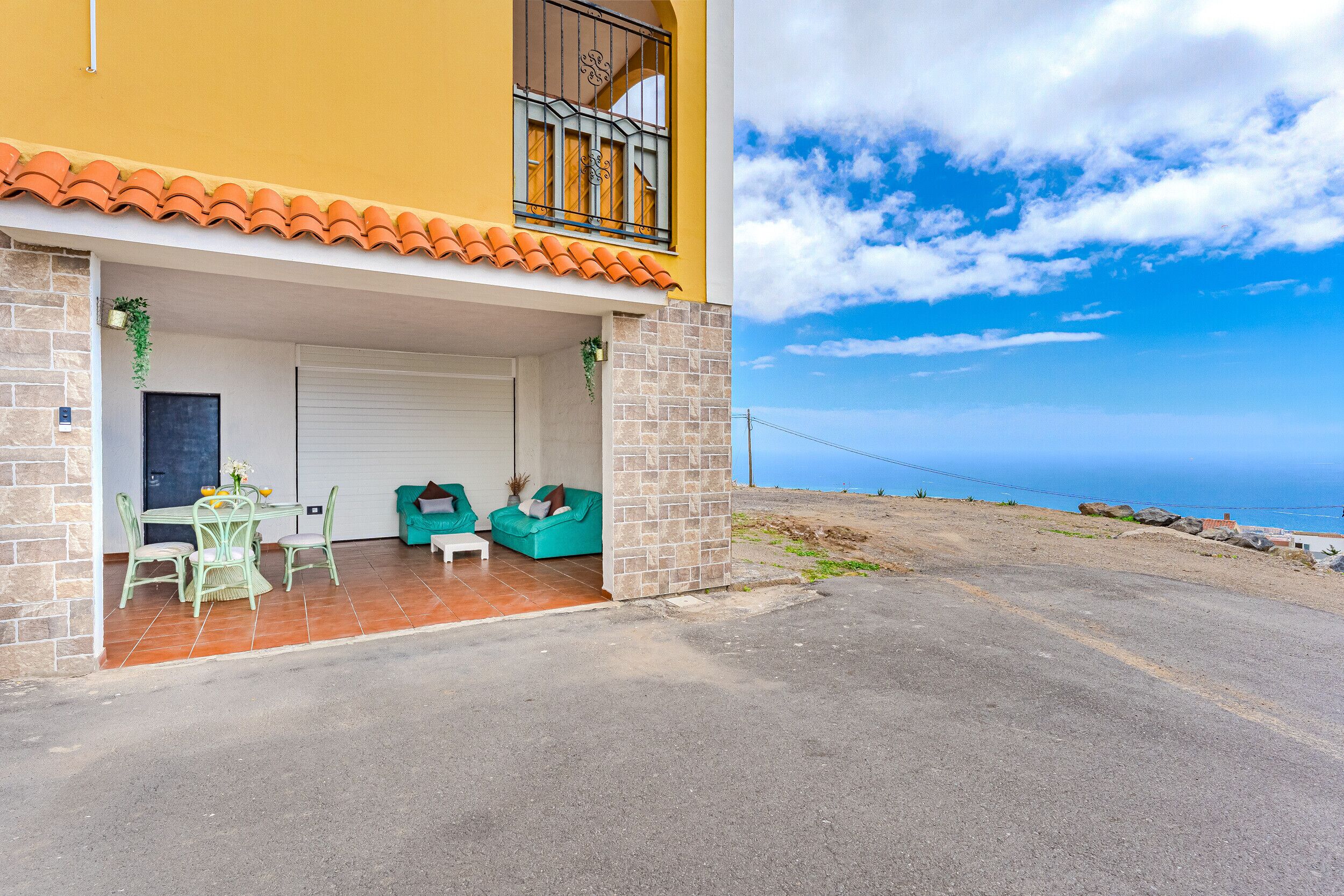 屋外ダイニングエリア