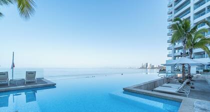 New Large 4 Bedroom & 4 Bathroom Beachfront Condo Puerto Vallarta Harbor 801