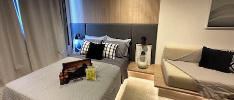 1 habitación, tabla de planchar con plancha, wifi gratis y ropa de cama