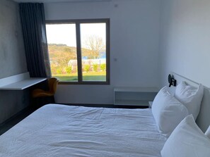 3 bedrooms, iron/ironing board, free WiFi, bed sheets - Cottage with 3 bedrooms and sea view (PLOUHA)