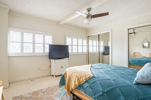 2 bedrooms, iron/ironing board, free WiFi