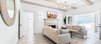 3-bedroom heated pool house in Bradenton with fenced back yard 