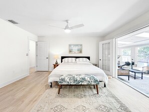 3 Schlafzimmer, Schreibtisch, Reisekinderbett, WLAN