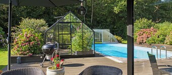 Holiday paradise with pool near Havnsø Beach