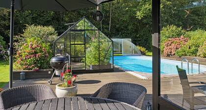 Holiday paradise with pool near Havnsø Beach