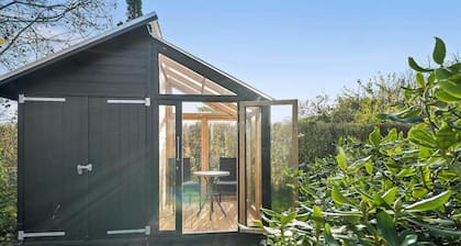 Holiday paradise with pool near Havnsø Beach