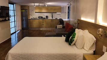 Ferros/tábuas de passar roupa, Wi-Fi de cortesia, roupa de cama