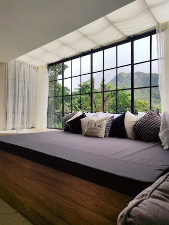 2 bedrooms, iron/ironing board, free WiFi, bed sheets. Greenscape 2BR Anton Valley BV4