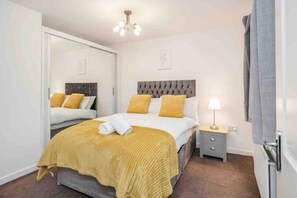 3 bedrooms, iron/ironing board, free WiFi, bed sheets