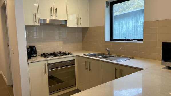 Fridge, microwave, oven, coffee/tea maker