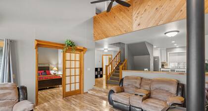 Brand new to VRBO! Close to Glacier, golf across the street, mountain views!