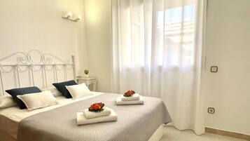 2 bedrooms, iron/ironing board, internet, bed sheets
