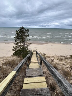 On the beach - Whispering Bluff - Private Beach - Pet Friendly (Covert)