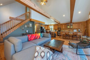 Smart TV, fireplace, printers - Such Great Heights | Pet Friendly, Hot Tub & Mountain View! (Old Fort)