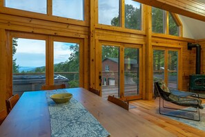 Dining - Such Great Heights | Pet Friendly, Hot Tub & Mountain View! (Old Fort)