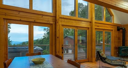 Such Great Heights | Pet Friendly, Hot Tub & Mountain View!