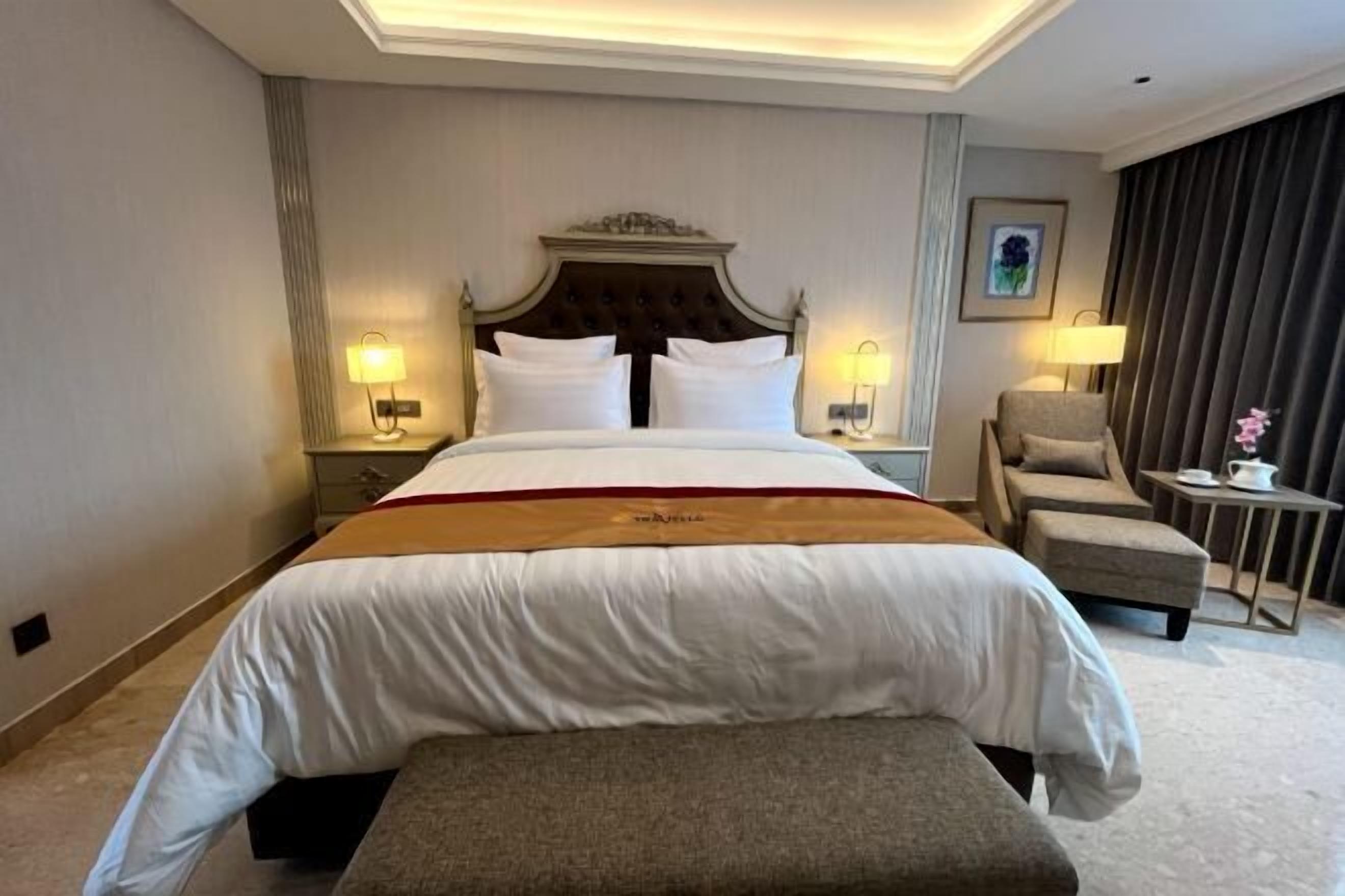 高級寝具、セーフティボックス (室内)、デスク、防音設備