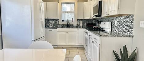 Kühlschrank, Mikrowelle