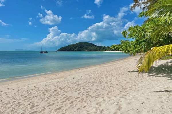 The gorgeous Lipa Noi beach at the property