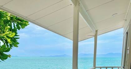 Peaceful Hideaway with Stunning View Beach Access