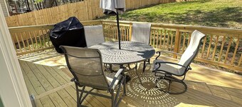 3-bedroom house in awesome Kennesaw! 5 minute drive to KSU! Great location…