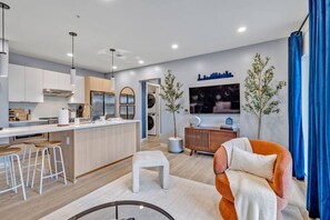 Televisión, tenis de mesa y libros 