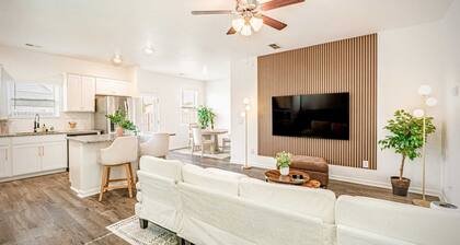 Cozy 3 Bedroom House with Gym & Arcade!