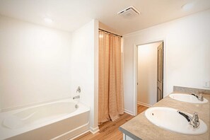 Handtücher, Seife, Toilettenpapier