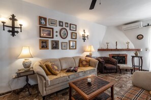 Televisie en een open haard