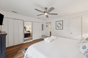 2 chambres, fer et planche à repasser, Wi-Fi gratuit, draps fournis