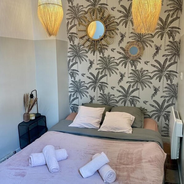 1 chambre, bureau, accès au Wi-Fi (inclus), literie fournie