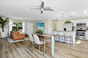 Interior - 4BR, 2BA with Heated Pool, BBQ, Fire pit in Port St. Lucie (Port St. Lucie)