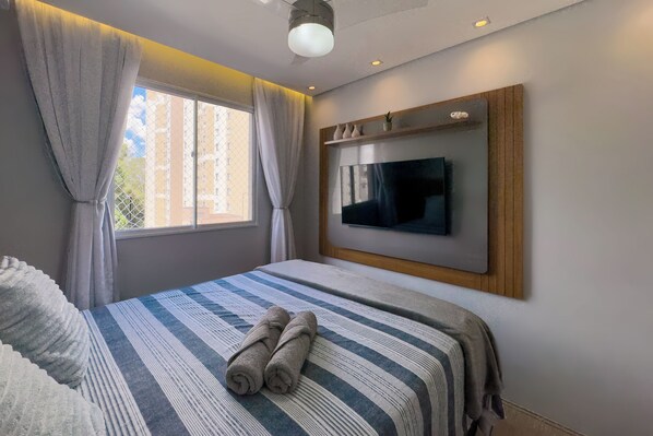 2 bedrooms, iron/ironing board, WiFi, bed sheets